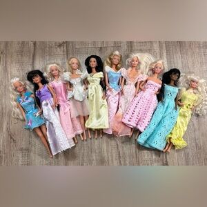 Vintage Mattel Barbie blonde, brunette, black hair Doll Collection with Outfits
